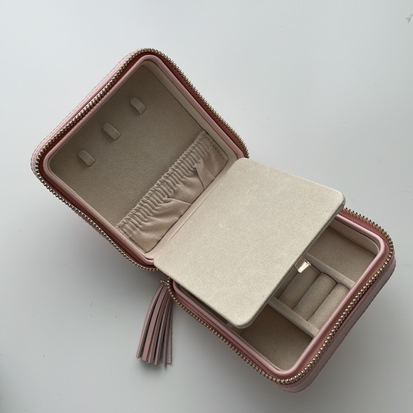 WOLF 1834 Caroline Zip Travel Case in Rose Quartz - Picture 9 of 10